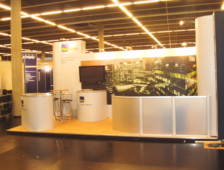 Itaú - AeroFrame Stand Itaú - AeroFrame Stand